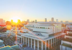 The morning sun illuminates the Hall of the Great Vow for Kosen-rufu, Tokyo, Jan. 2, 2021.