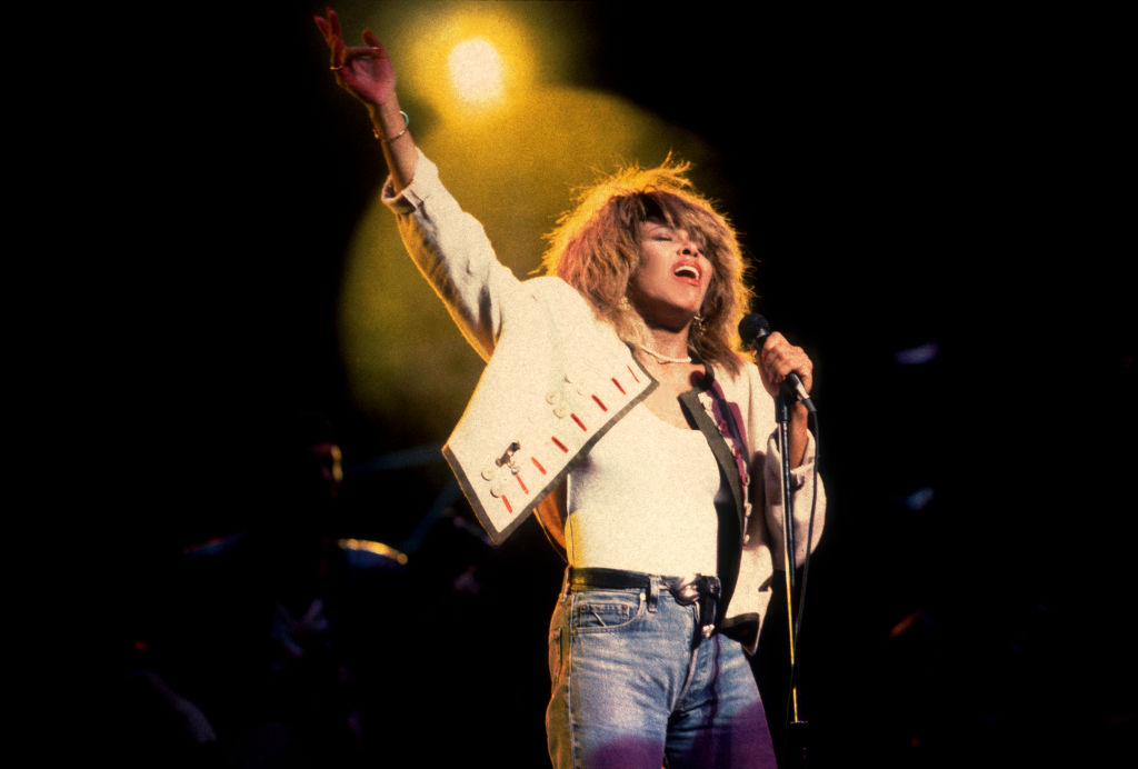 Tina Turner performs onstage at the United Center, Chicago, Illinois, October 1, 2000. Photo by Paul Natkin / Getty Images