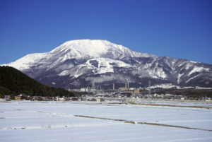 A snowy mountain photographed by Ikeda Sensei during a train ride from the Kansai region to the Chubu region of Japan, March 2000.